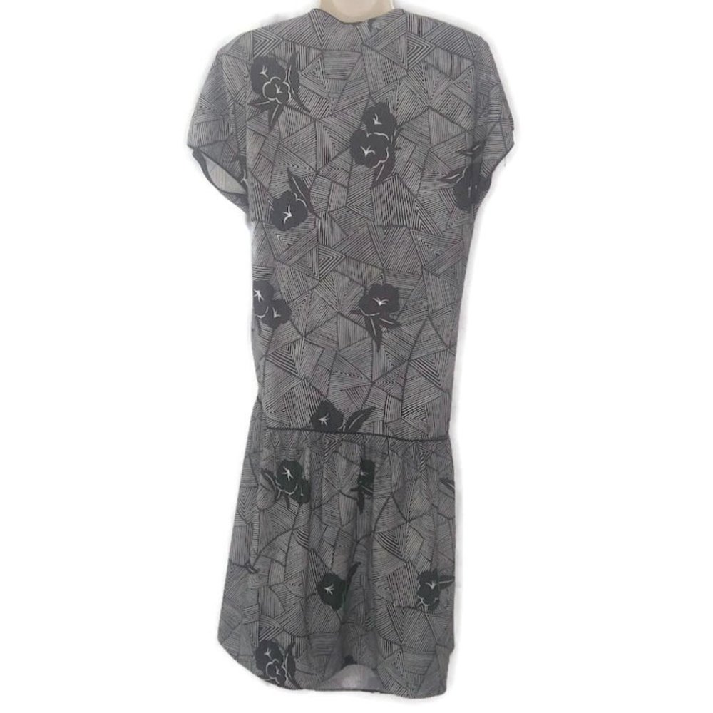 Gray Floral vintage Wrap-Style Women's Dress - Picture 4 of 5